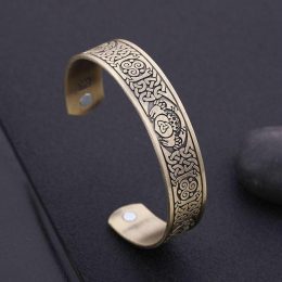 Claddagh Fishhook Bracelet