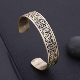 Claddagh Fishhook Bracelet