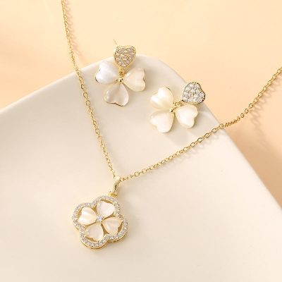 Four Leaf Clover Necklace & Ear Ring Set