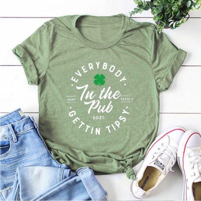 Everybody In The Pub Gettin 2021 Tipsy Everybody In The Pub Gettin 2021 Tipsy