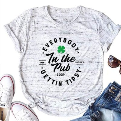 Everybody In The Pub Gettin 2021 Tipsy Everybody In The Pub Gettin 2021 Tipsy