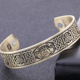 Claddagh Fishhook Bracelet