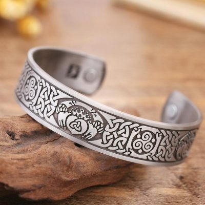 Claddagh Fishhook Bracelet Claddagh Fishhook Bracelet