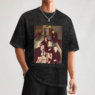 Derry Girls Cast Photo T-Shirt Derry Girls Cast Photo T-Shirt