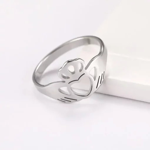 Minimalist Claddagh Ring