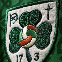 Ireland St. Patrick Umbro 17-3 Football Jersey Green