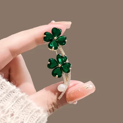 Elegant Green Four-Leaf Clover Brooch