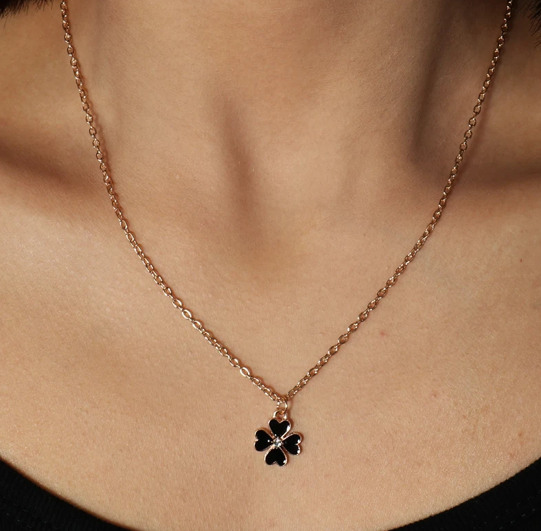 Aihua Elegant Enamel Clover Necklace Aihua Elegant Enamel Clover Necklace