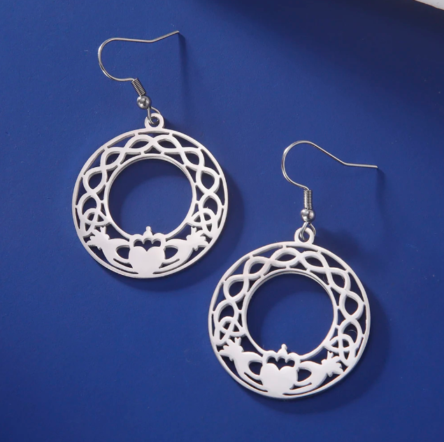 Dawapara Claddagh Earrings Dawapara Claddagh Earrings