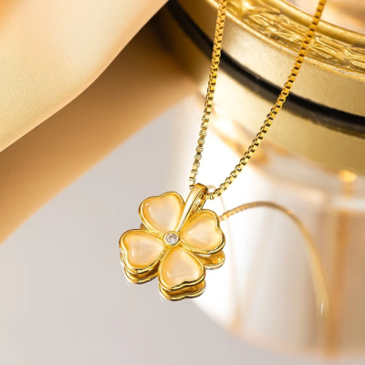 Irish Gifts - GAA, Ireland Football Jerseys, Ireland Rugby Jerseys Exquisite Four-Leaf Clover Pendant Necklace