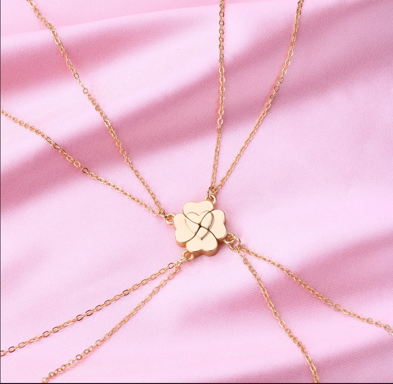 Lovecryst 4Pcs Four Leaf Clover Necklace Set Lovecryst 4Pcs Four Leaf Clover Necklace Set