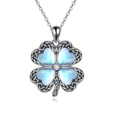 Lucky Shamrock Necklace in 925 Sterling Silver