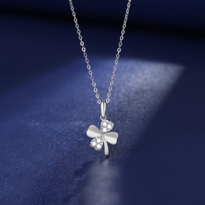 Luxury Minimalist Clover Pendant Necklace