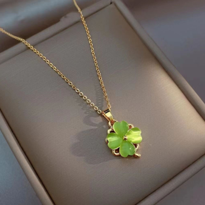 Rotatable Four-Leaf Clover Pendant Necklace