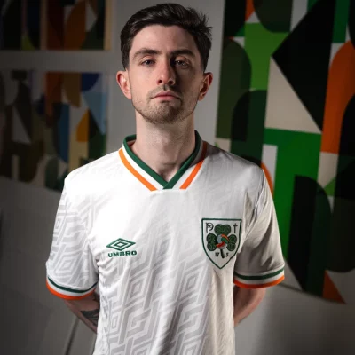 Umbro 17-3 2026 Adults Short Sleeve Football Jersey – White