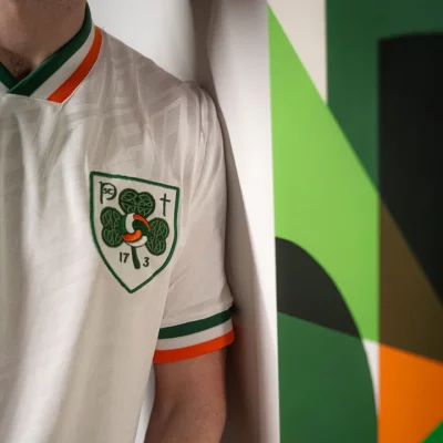 Umbro 17-3 2026 Adults Short Sleeve Football Jersey – White